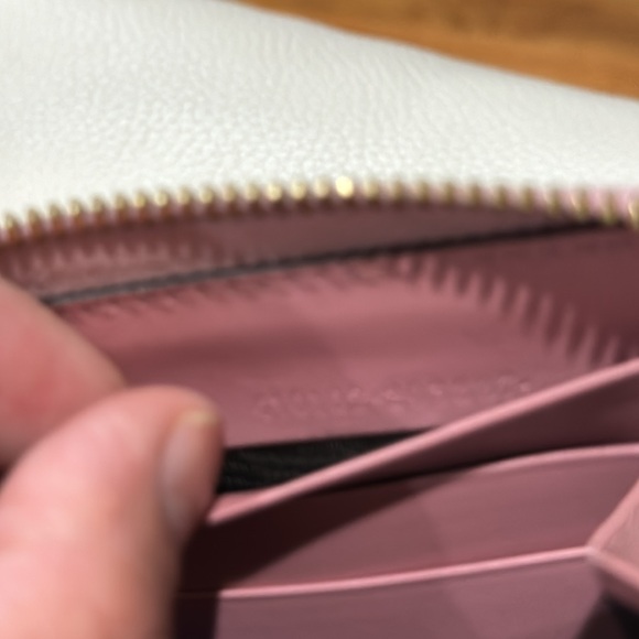 Authentic LEATHER GUCCI PINK WALLET! - Picture 13 of 17